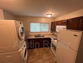 8630 Burton Ave in St. Louis, MO - Building Photo - Building Photo