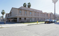 1319 N Acacia Ave in San Bernardino, CA - Foto de edificio - Building Photo