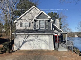695 Shore Pl in Lithonia, GA - Building Photo