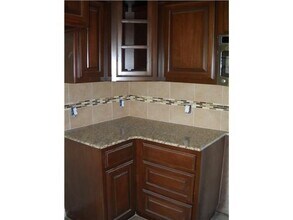 1242 N Shannon Way in Mustang, OK - Foto de edificio - Building Photo