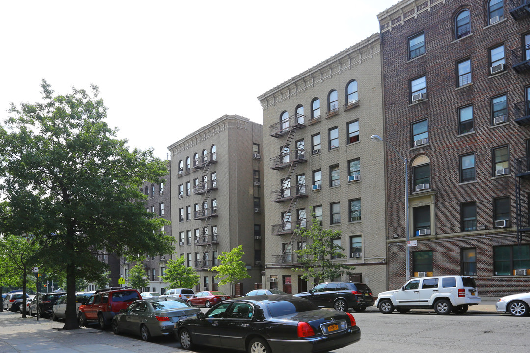 510 W 190th St in New York, NY - Building Photo