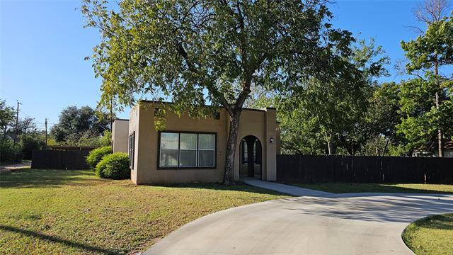 2426 Swenson St in Abilene, TX - Foto de edificio - Building Photo