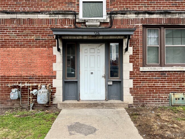1225 Hertel Ave in Buffalo, NY - Building Photo - Building Photo