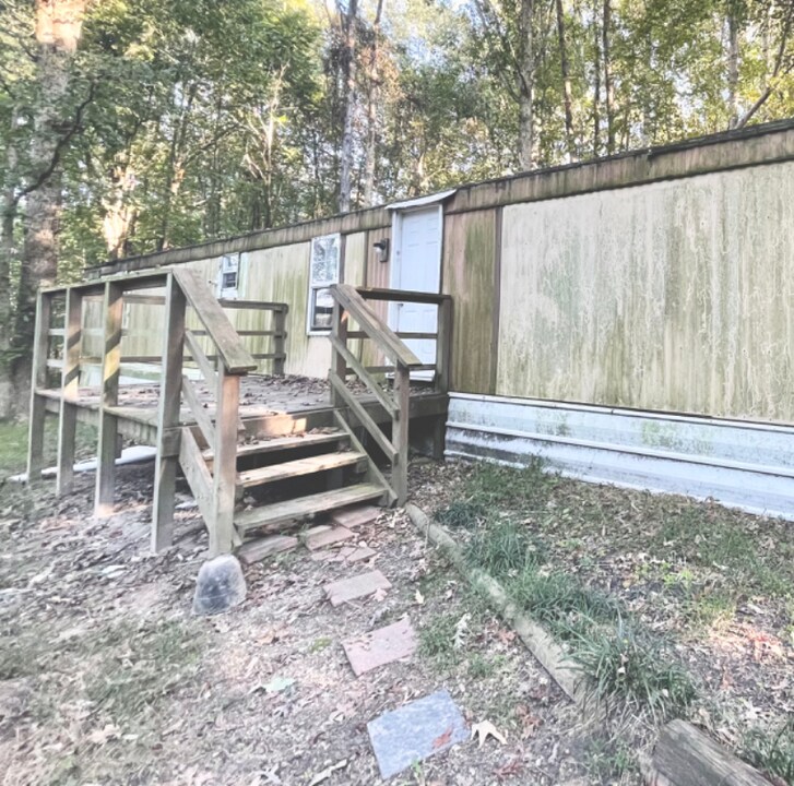 5181 Bethlehem Rd in Charlotte Court House, VA - Foto de edificio