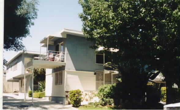 1145 S Corning St in Los Angeles, CA - Building Photo