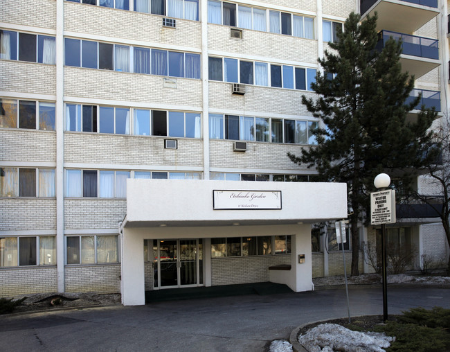 Etobicoke Garden in Toronto, ON - Building Photo - Lobby