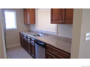 318 Tondo Cir in Harriman, NY - Building Photo - Building Photo