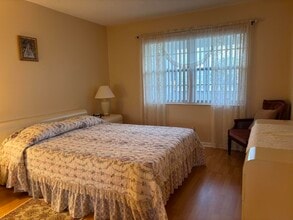 115 Camden E in West Palm Beach, FL - Building Photo - Building Photo