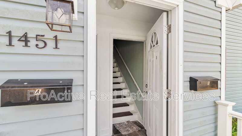 1451 W Ocean View Ave in Norfolk, VA - Building Photo