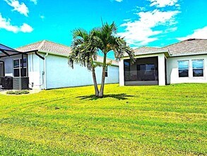 4840 Reisswood Lp in Palmetto, FL - Building Photo - Building Photo