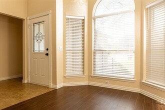 13921 Greinert Dr in Pflugerville, TX - Foto de edificio - Building Photo