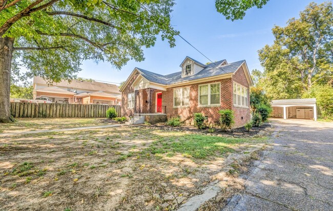 140 Holmes Ave in Covington, TN - Building Photo - Building Photo