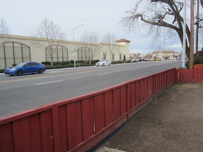 1351 Scott Blvd in Santa Clara, CA - Building Photo - Building Photo