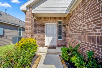2816 Madison Dr in Conroe, TX - Building Photo - Building Photo