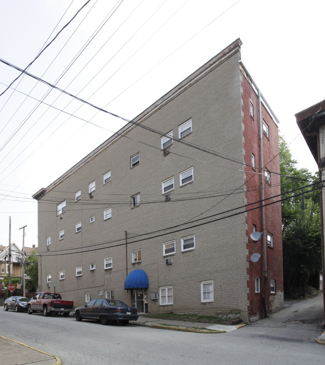 221 Center Ave in Pitcairn, PA - Building Photo - Building Photo