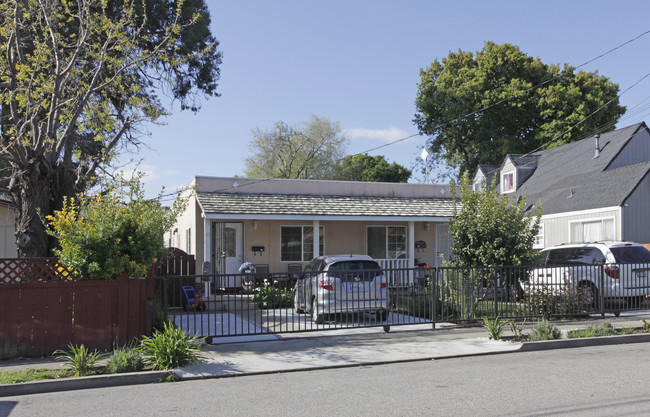 66-70 Buchanan Ct in East Palo Alto, CA - Building Photo - Building Photo