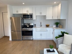 3479 W 67th St, Unit 3479 12 in Los Angeles, CA - Foto de edificio - Building Photo