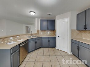 5002 Braden Gate in San Antonio, TX - Foto de edificio - Building Photo