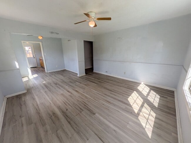 2430 Primrose St in Beaumont, TX - Building Photo - Building Photo