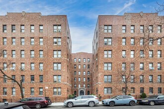34-19 29th St in Astoria, NY - Building Photo - Building Photo