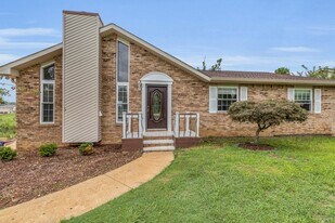 7918 Holly Hills Dr in Chattanooga, TN - Building Photo