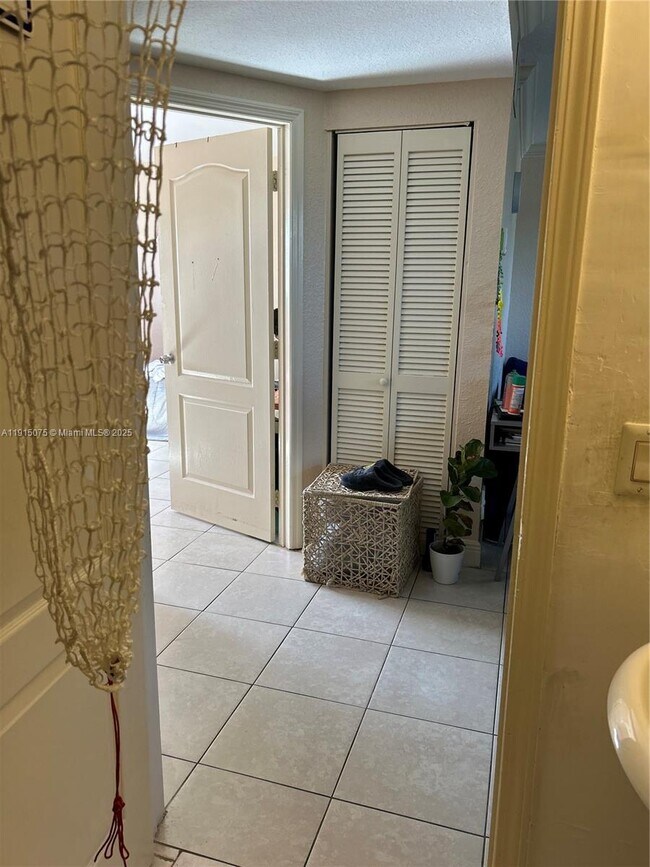 110 SE 2nd St in Hallandale Beach, FL - Building Photo - Building Photo