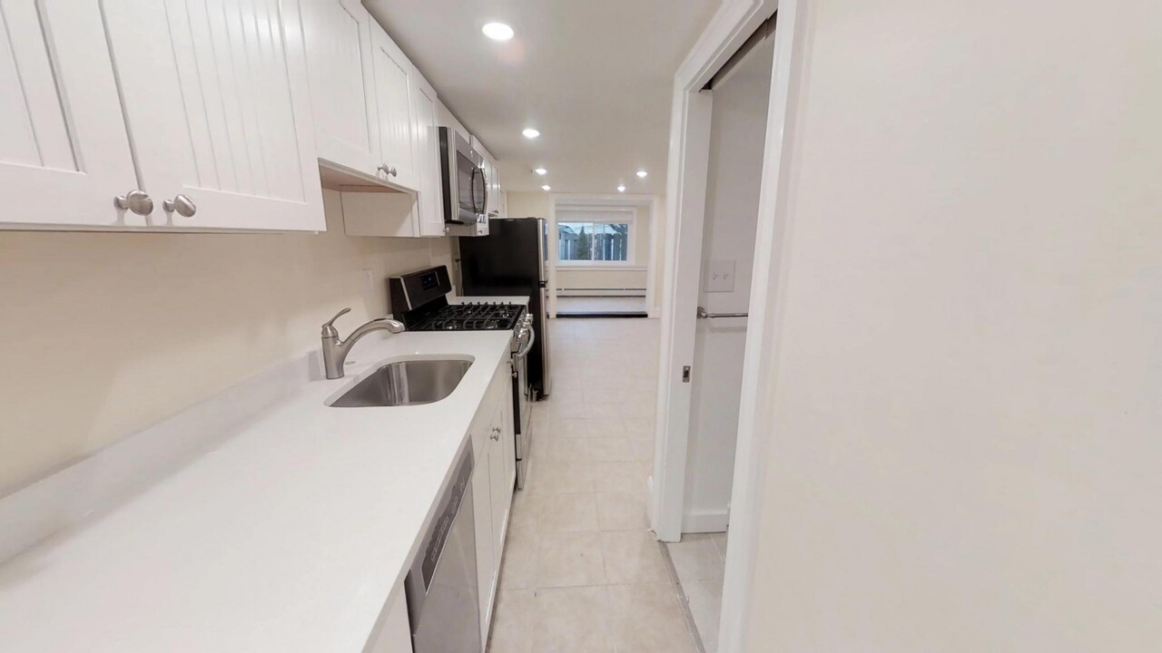65 Walden St, Unit 1R in Cambridge, MA - Foto de edificio