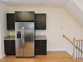 6 Emmons Pl, Unit 1 in Cambridge, MA - Building Photo - Building Photo