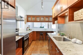 22 Whitewood Rd in Toronto, ON - Building Photo - Building Photo