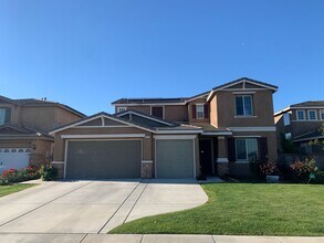 11717 California Poppy Dr in Bakersfield, CA - Building Photo - Building Photo