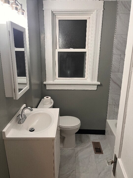 6312 Cates Ave in University City, MO - Building Photo