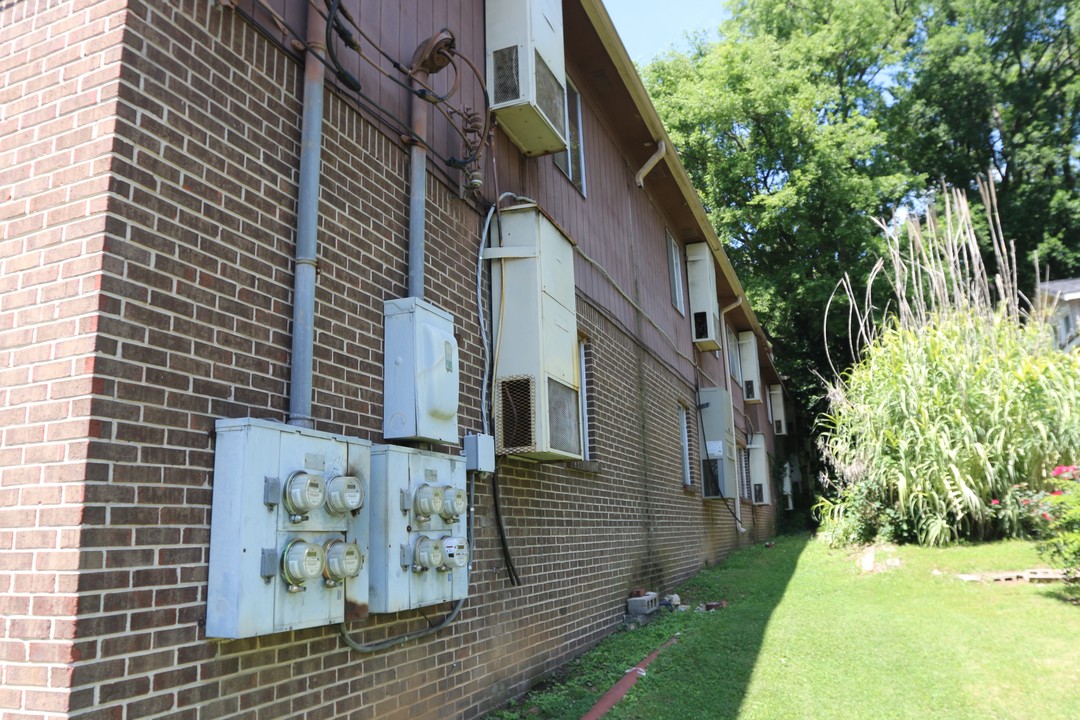 Westridge Apartments in Birmingham, AL - Building Photo