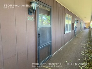 3205 Kingman Blvd-Unit -205 in Des Moines, IA - Building Photo - Building Photo