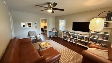 8206 Kromer St in Austin, TX - Building Photo - Building Photo