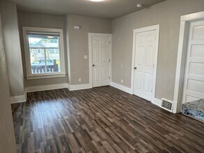 20 W Melvina St in Milwaukee, WI - Building Photo - Building Photo