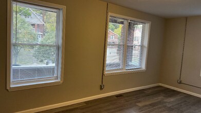 993 Cleveland Ave in Cincinnati, OH - Building Photo - Building Photo