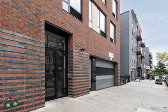 360 Throop Ave in Brooklyn, NY - Building Photo - Building Photo