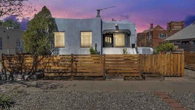205 Harvard Dr SE in Albuquerque, NM - Building Photo - Building Photo