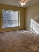 343 Stone Hill Dr, Unit 343 Stone Hill Unit 3 in Brenham, TX - Building Photo - Building Photo