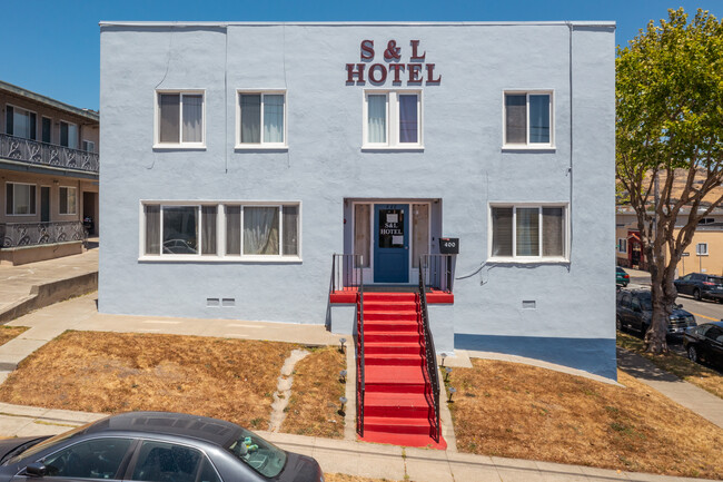 S & L Hotel in South San Francisco, CA - Foto de edificio - Building Photo