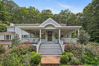 777 Armonk Rd in Mt Kisco, NY - Building Photo - Building Photo