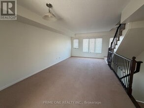 5605 Oscar Peterson Blvd in Mississauga, ON - Building Photo - Building Photo