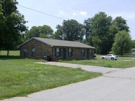 146 Indiana Ave, Unit 146 INDIANA AVE #A in Oak Grove, KY - Building Photo