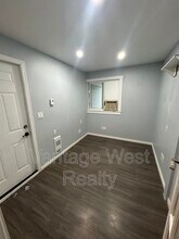 2417 Apollo Rd in West Kelowna, BC - Foto de edificio - Building Photo