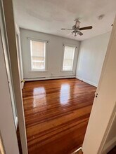1370 E Main St, Unit Apt1 in Bridgeport, CT - Building Photo - Building Photo