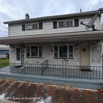 37 Hickory St in Wilkes-Barre, PA - Building Photo