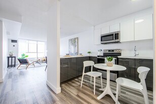Altair in Toronto, ON - Building Photo