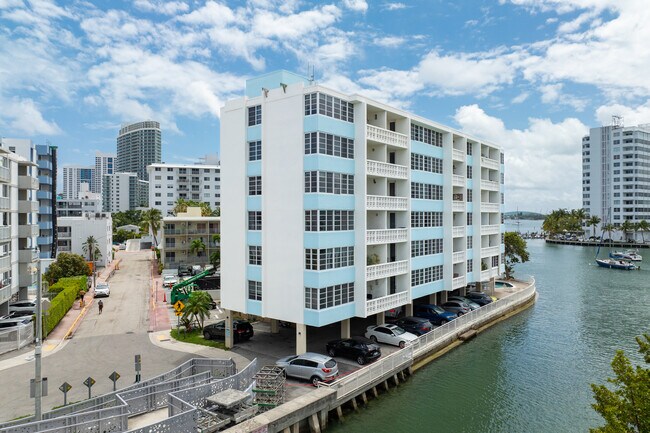 Bonne Vie in Miami Beach, FL - Foto de edificio - Building Photo