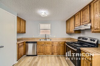909 Canary Ln in Mansfield, TX - Building Photo - Building Photo