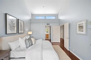 230 Lille Ln in Newport Beach, CA - Building Photo